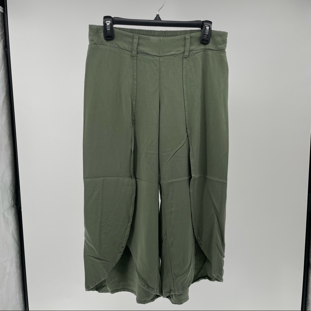 Maurices Woman’s Green Pants